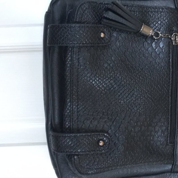 GUC Fiorelli Faux Leather Crossbody Purse - Picture 6 of 9